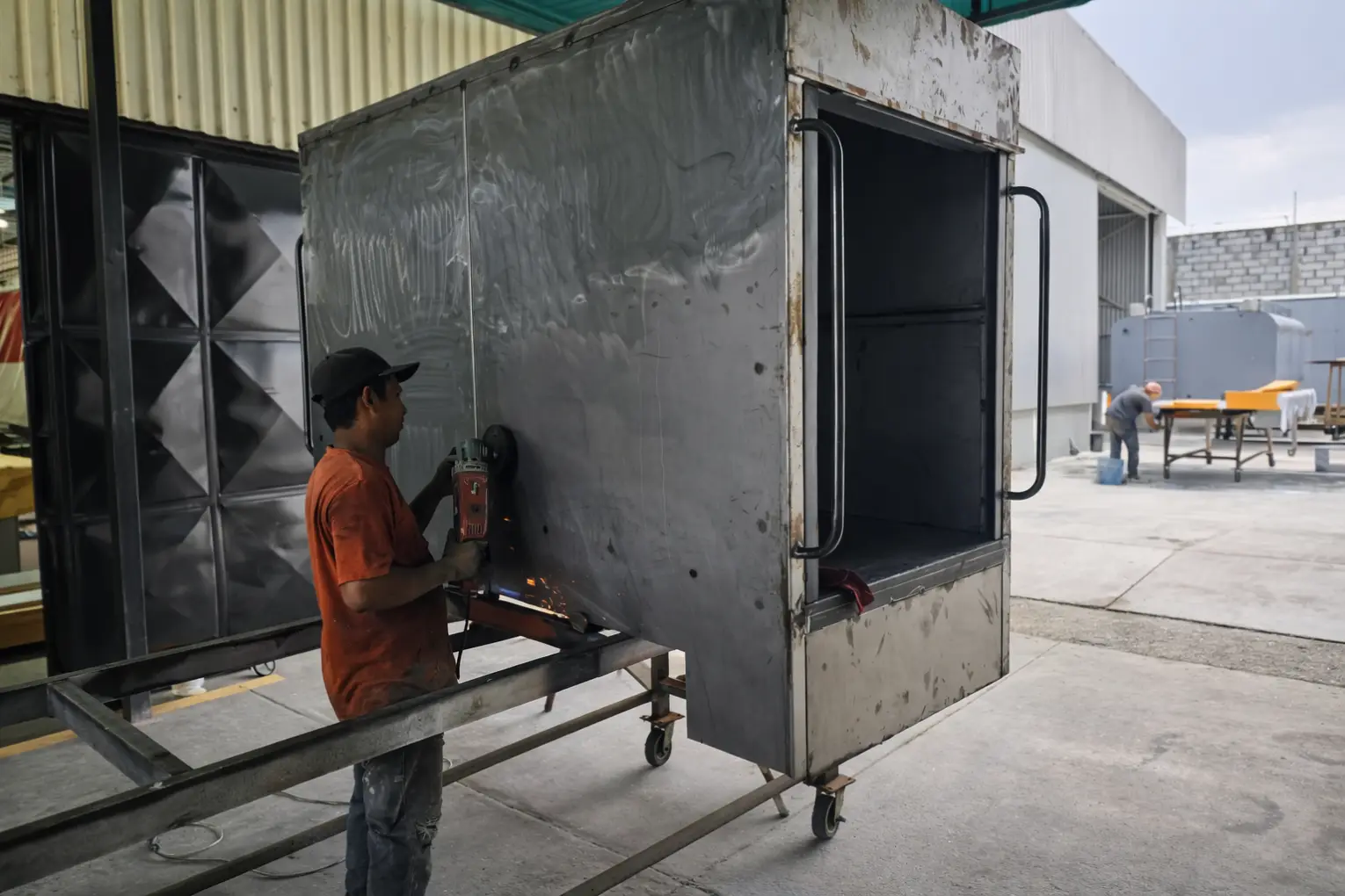 Formación y reparación de piezas resistentes - Vista 2